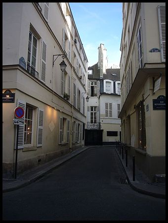 P2430639