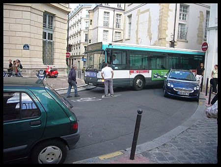 P2570488