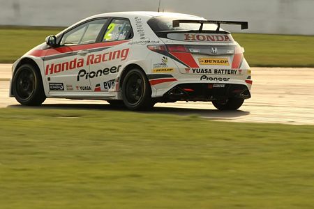 honda-racing-announces-new-btcc-sponsors-33411_2