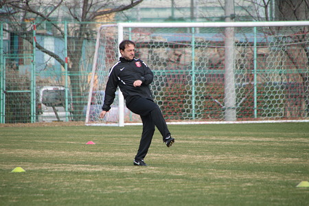 体は少しぽっちゃりしましたが、キックの精度は現役選手並でした！