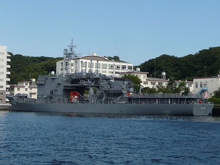 101008-よこすか軍港めぐり (56)