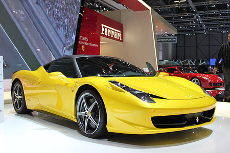 フェラーリ　４５８