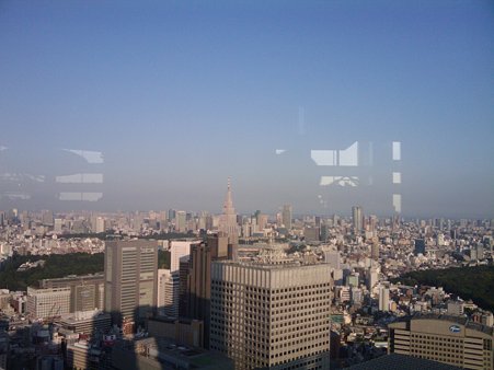 2010-06-02 あの尖塔はNTTビルのようだ。17.33.23